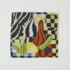 Jedwabna bandana z abstrakcyjnym motywem martwej natury Jedwabna bandana z abstrakcyjnym motywem martwej natury