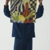 Jedwabna bandana z abstrakcyjnym motywem martwej natury Jedwabna bandana z abstrakcyjnym motywem martwej natury